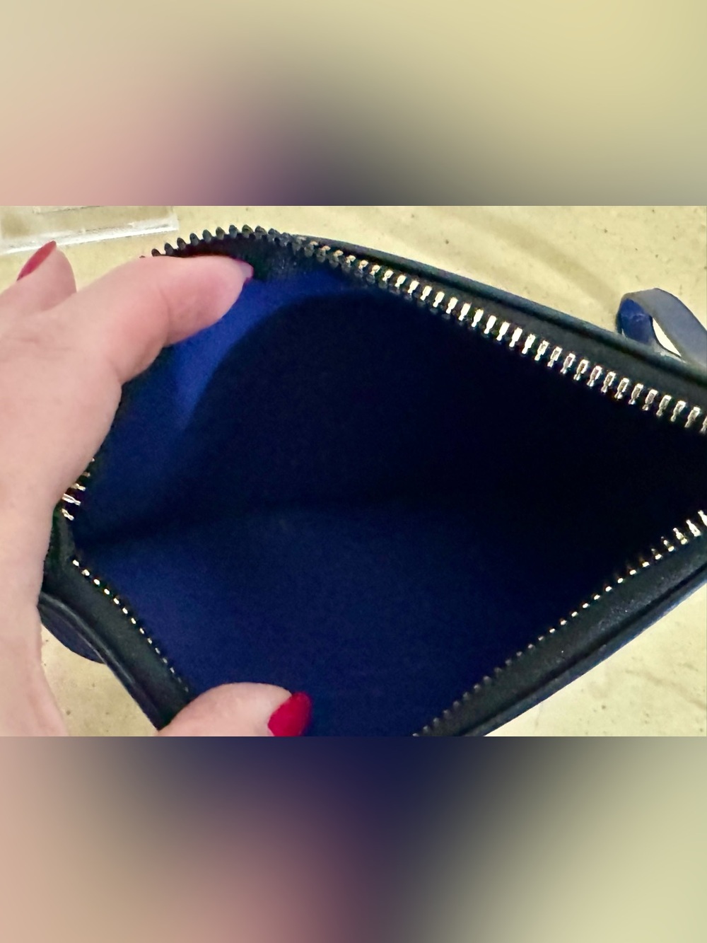 kate spade  Saffiano Zip Pouch with Gold Logo NWOT - Picture 3 of 3
